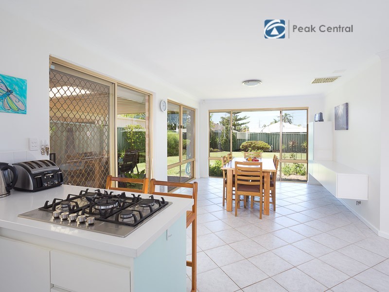18 Seabrook Place, Success WA 6164