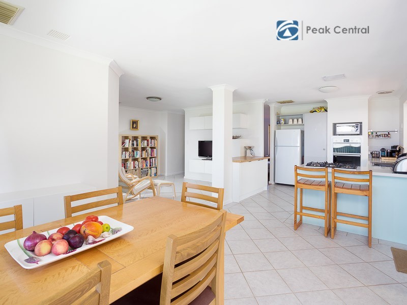 18 Seabrook Place, Success WA 6164