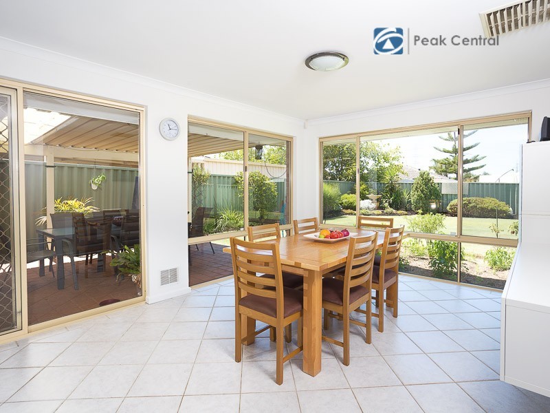 18 Seabrook Place, Success WA 6164