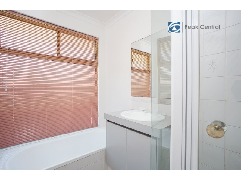 18 Seabrook Place, Success WA 6164