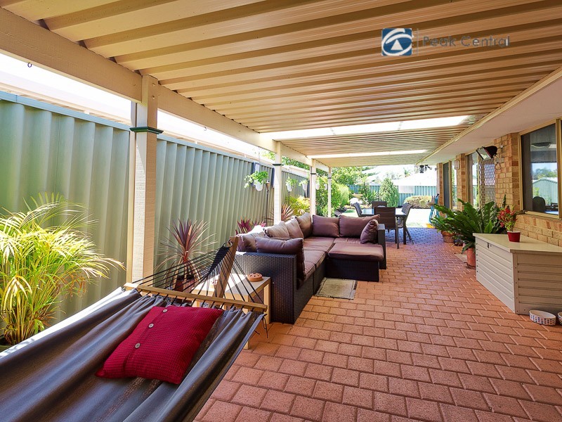 18 Seabrook Place, Success WA 6164