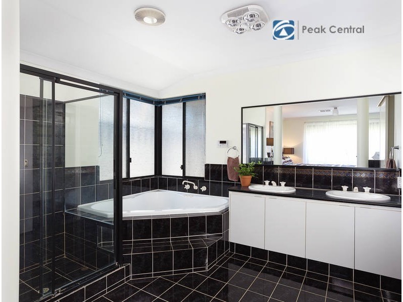 3 Gilbride Cove, Atwell WA 6164