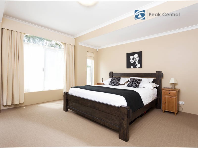 236 Tapper Road, Atwell WA 6164