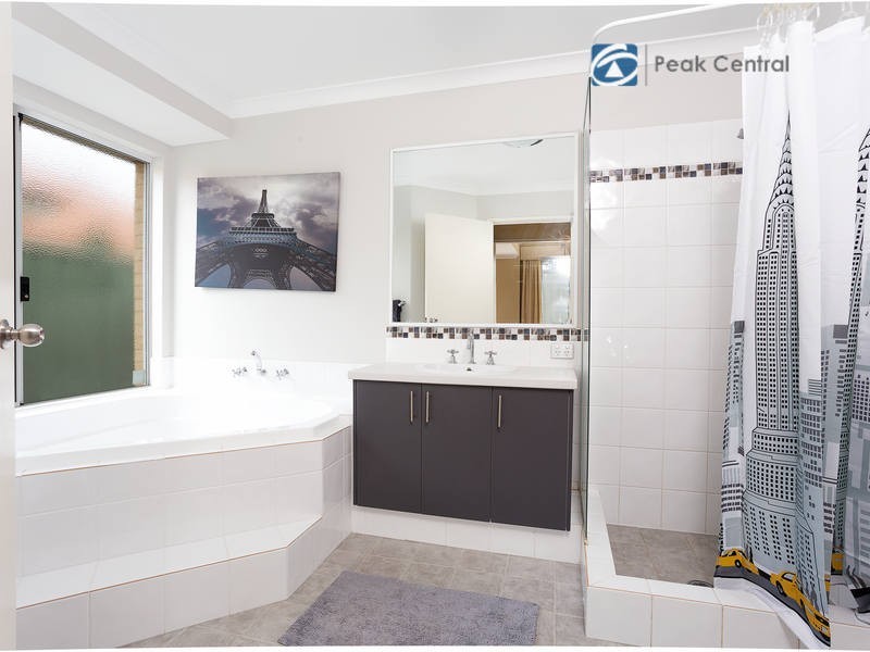 236 Tapper Road, Atwell WA 6164