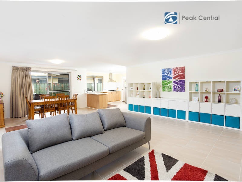 236 Tapper Road, Atwell WA 6164