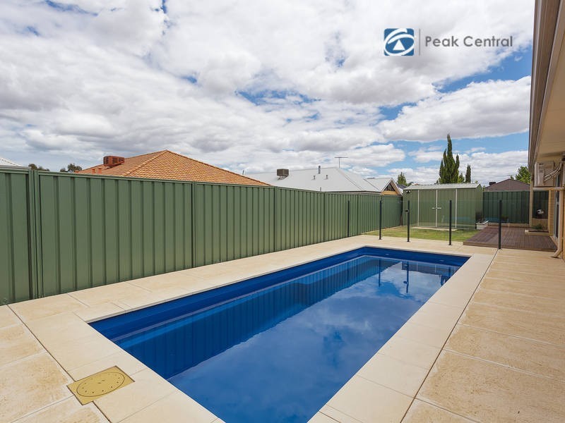 236 Tapper Road, Atwell WA 6164