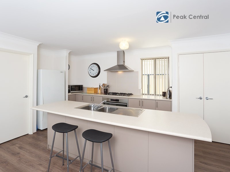 9 Posey Lane, Success WA 6164