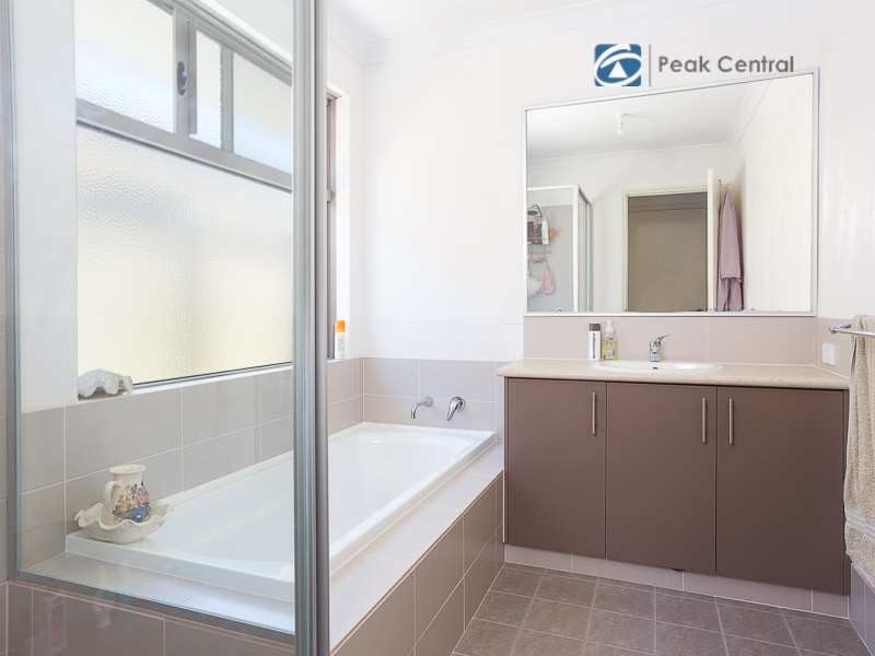 9 Posey Lane, Success WA 6164