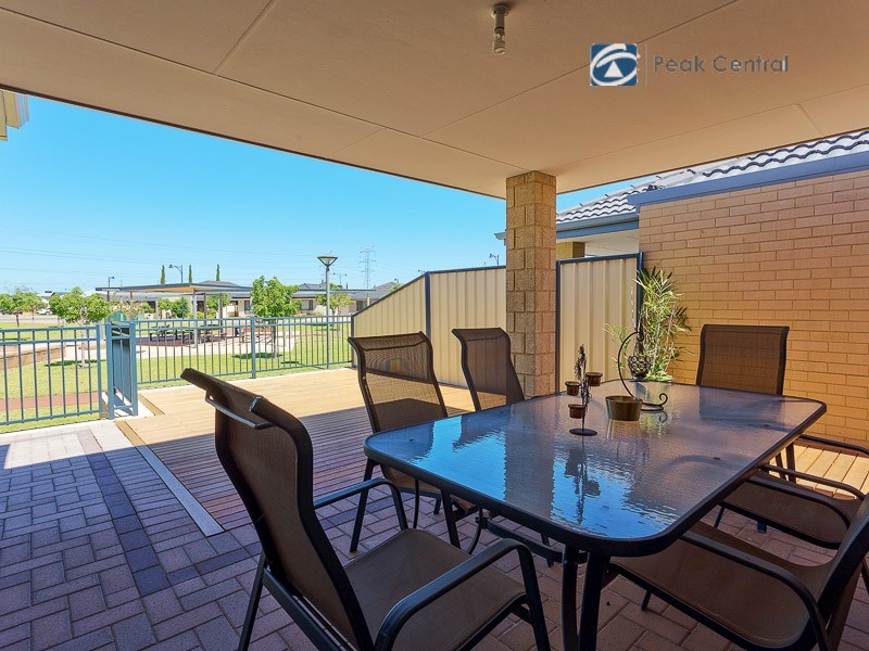 9 Posey Lane, Success WA 6164