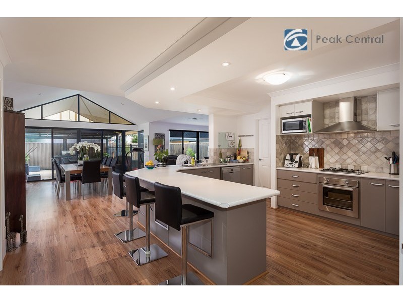 7 Tranquil Gardens, Atwell WA 6164