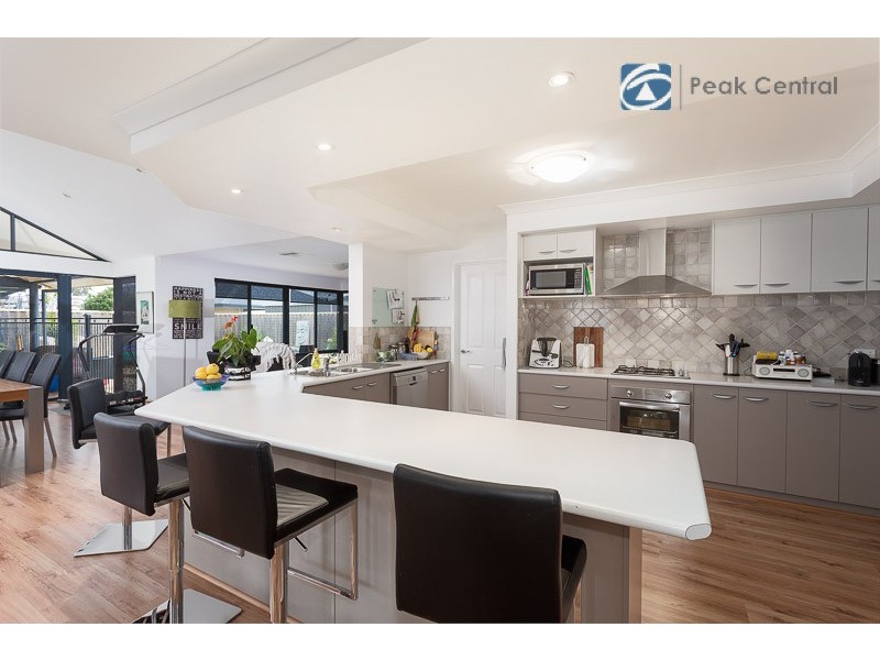 7 Tranquil Gardens, Atwell WA 6164