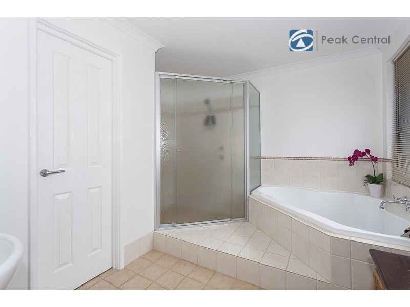 7 Tranquil Gardens, Atwell WA 6164