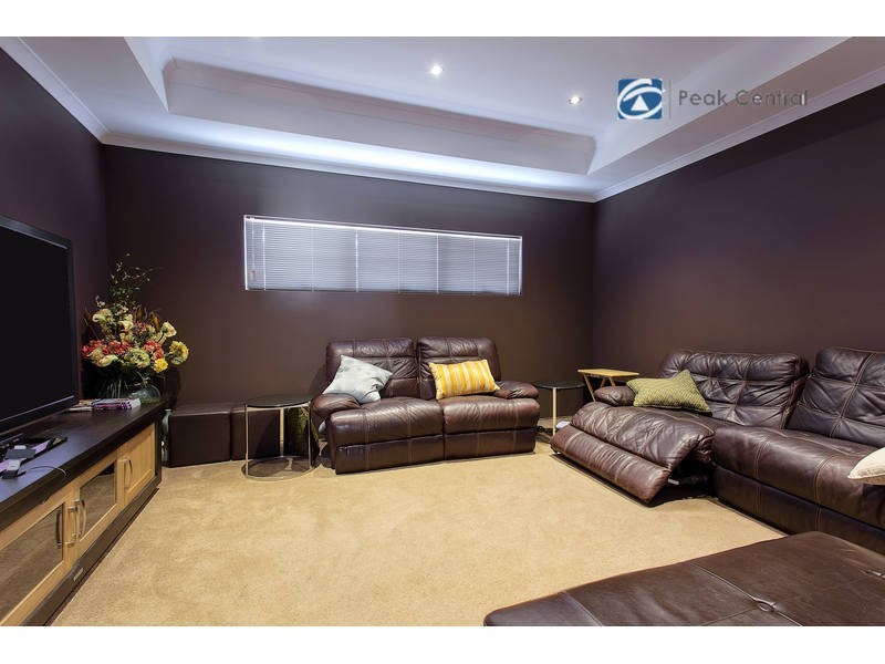 8 St Joseph Fairway, Success WA 6164