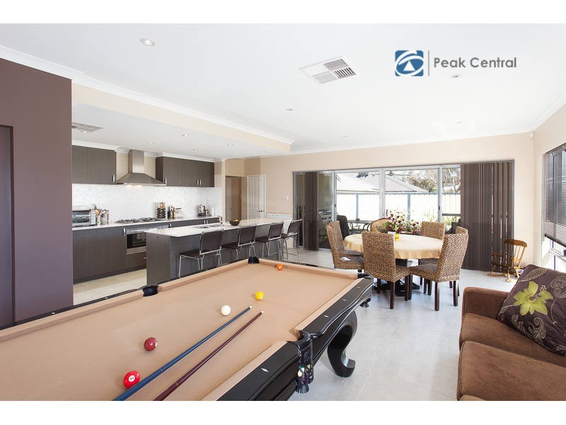 8 St Joseph Fairway, Success WA 6164