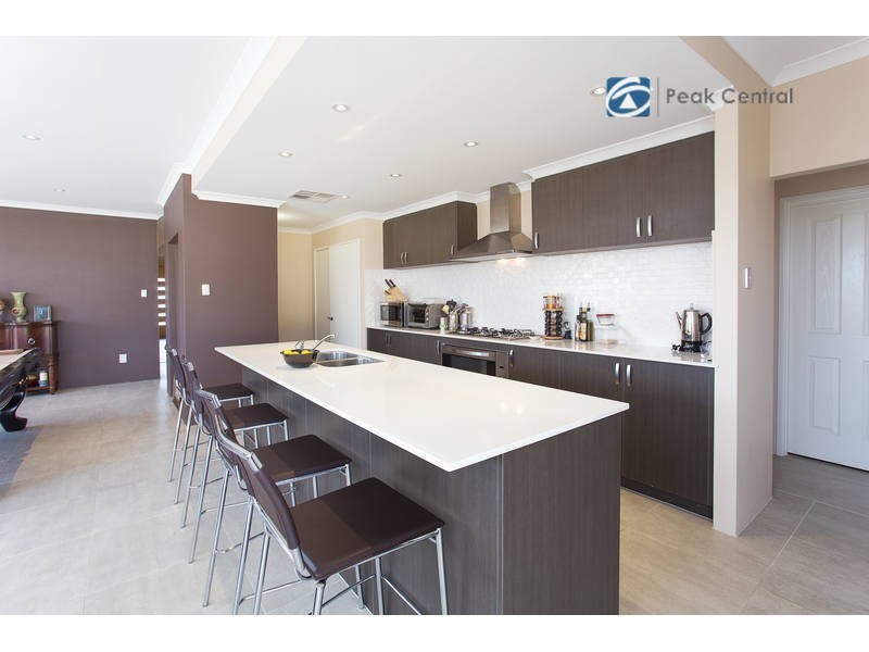 8 St Joseph Fairway, Success WA 6164