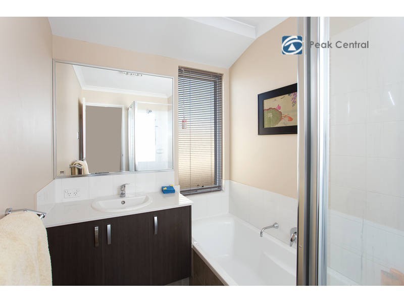 8 St Joseph Fairway, Success WA 6164