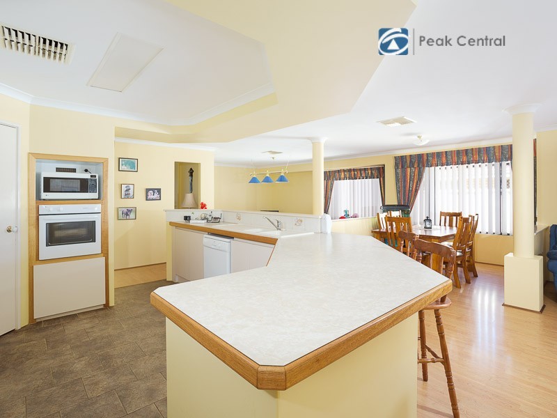 4 Ranson Lane, Atwell WA 6164
