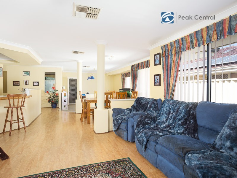 4 Ranson Lane, Atwell WA 6164