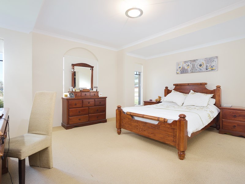 290 Tapper Road, Atwell WA 6164