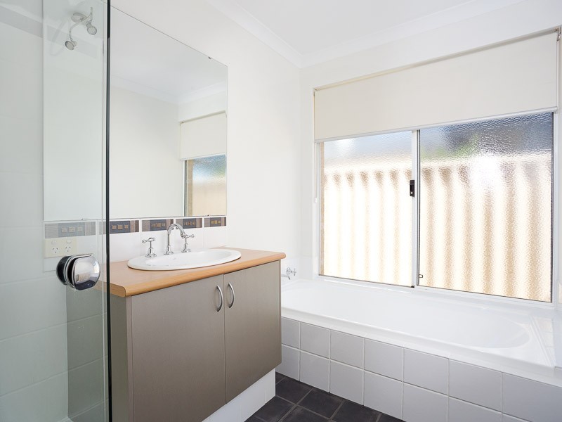 290 Tapper Road, Atwell WA 6164