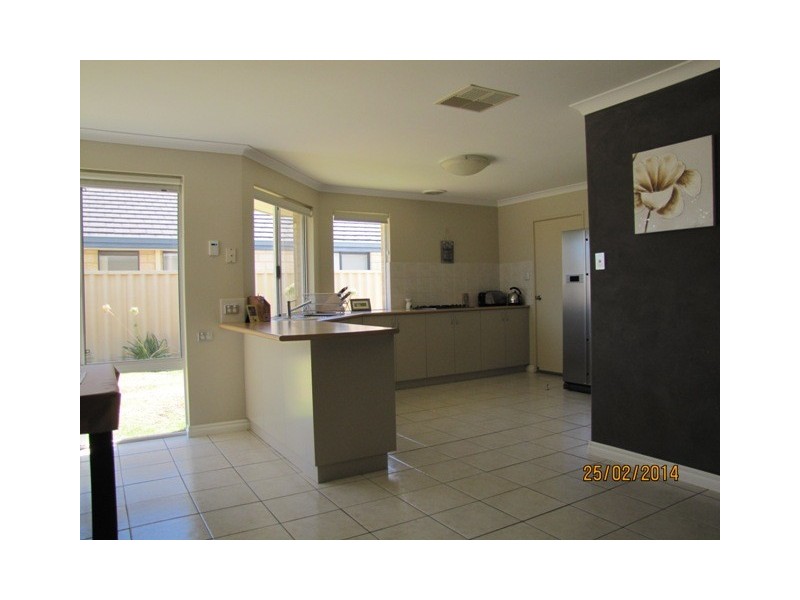 290 Tapper Road, Atwell WA 6164