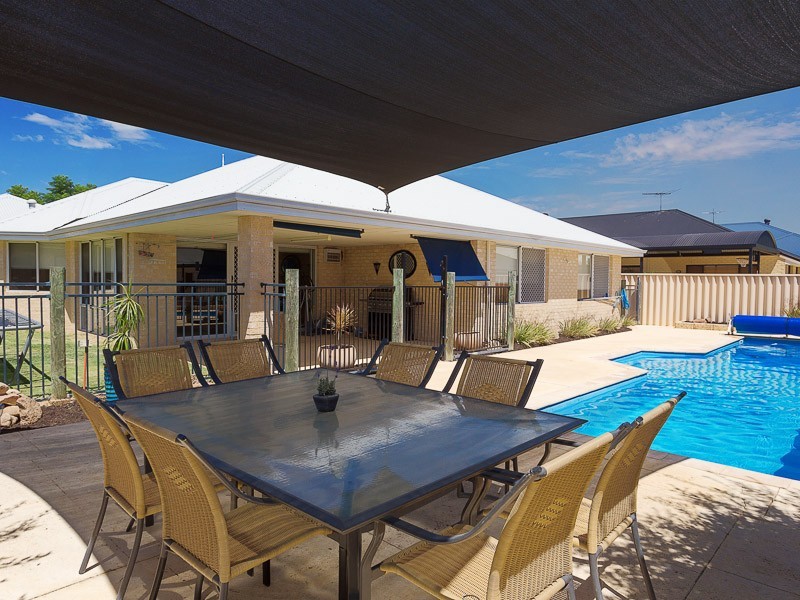 290 Tapper Road, Atwell WA 6164