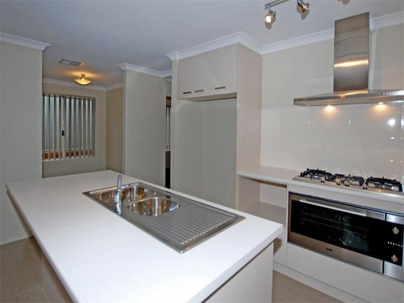 101 Litchfield Cir, Wandi WA 6167