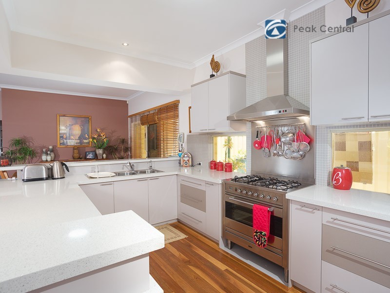 7 Kew Way, Success WA 6164