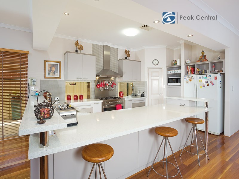 7 Kew Way, Success WA 6164