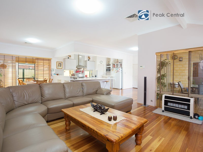 7 Kew Way, Success WA 6164