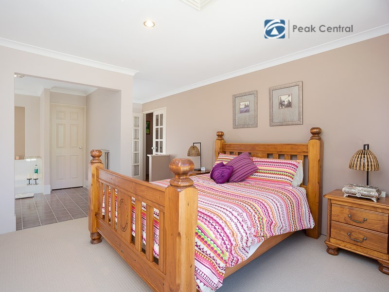 7 Kew Way, Success WA 6164