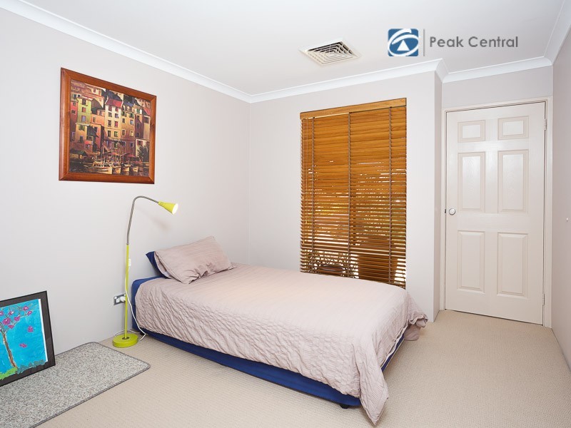 7 Kew Way, Success WA 6164