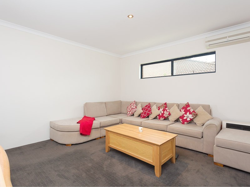 9 Galveston Bend, Success WA 6164