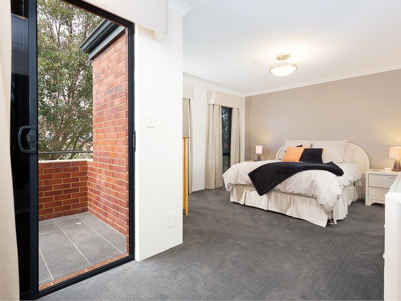 9 Galveston Bend, Success WA 6164