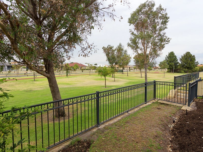 9 Galveston Bend, Success WA 6164