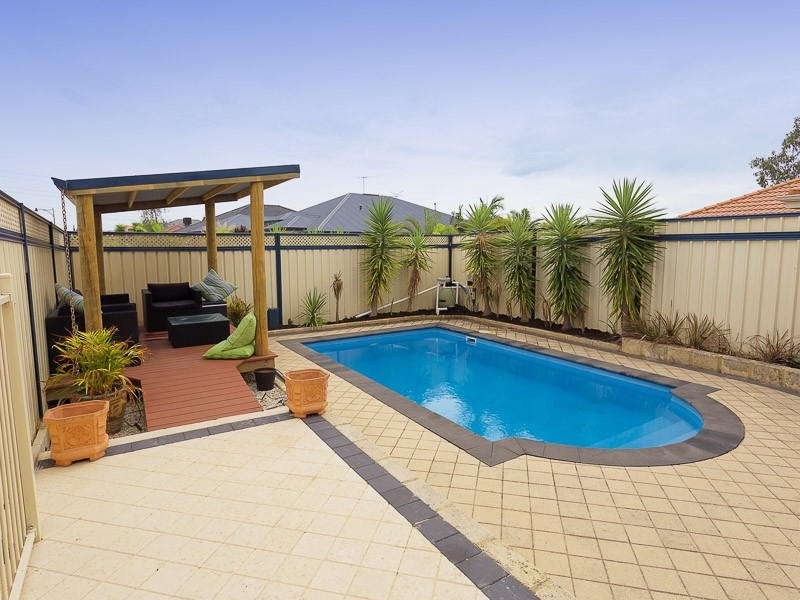 9 Galveston Bend, Success WA 6164