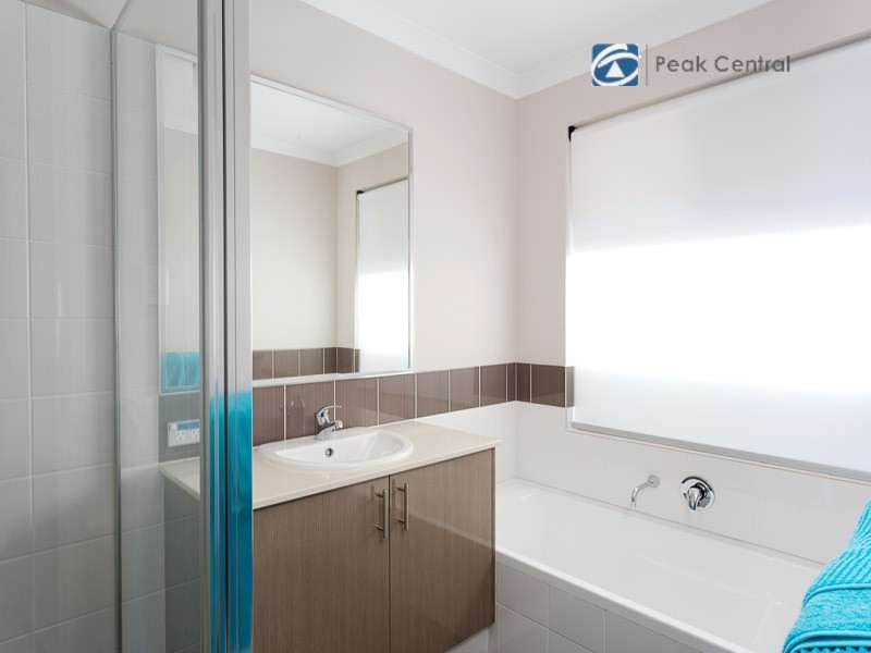 51 Daviesia Turn, Success WA 6164