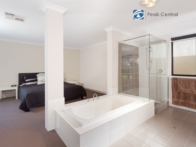 51 Daviesia Turn, Success WA 6164