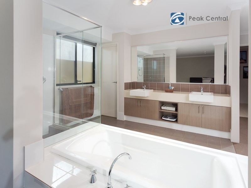 51 Daviesia Turn, Success WA 6164