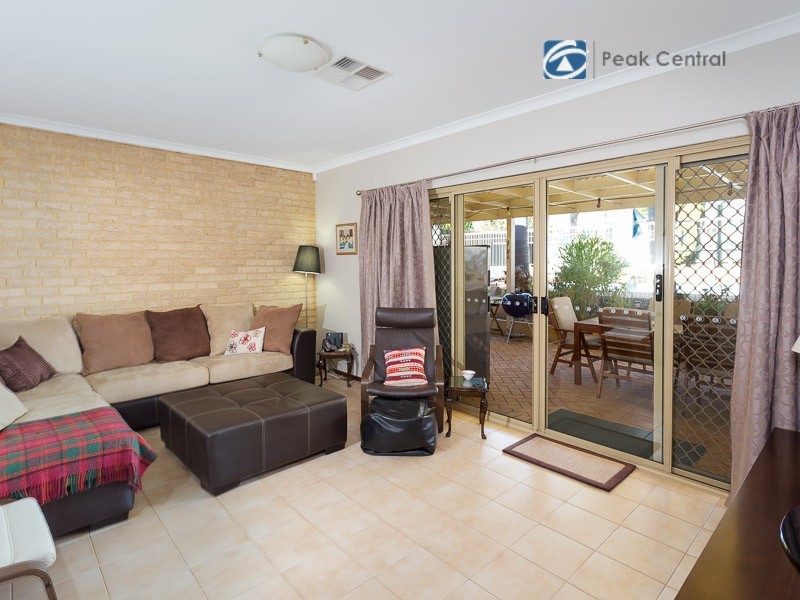 13 Gairdner Drive, Kardinya WA 6163