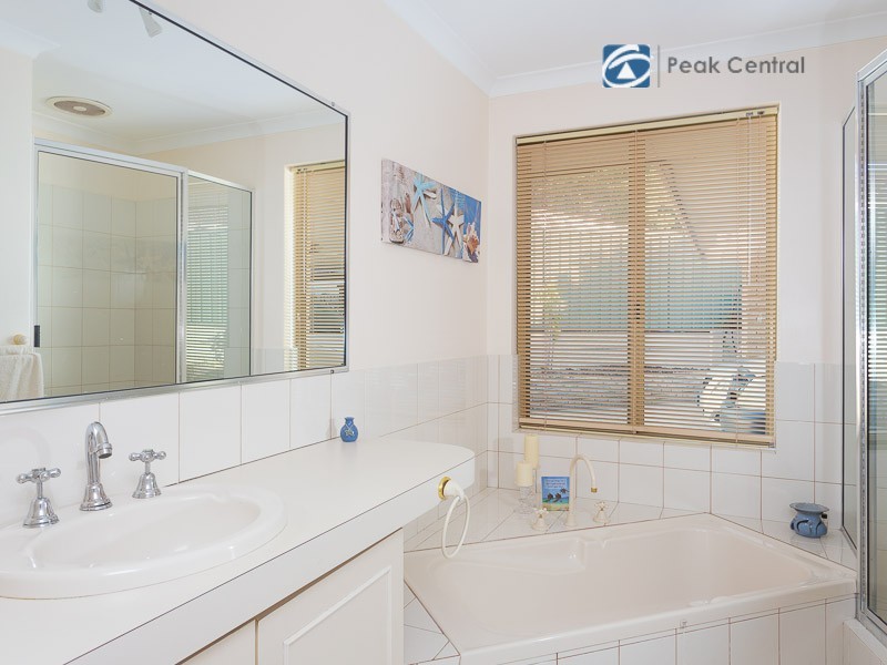 13 Gairdner Drive, Kardinya WA 6163