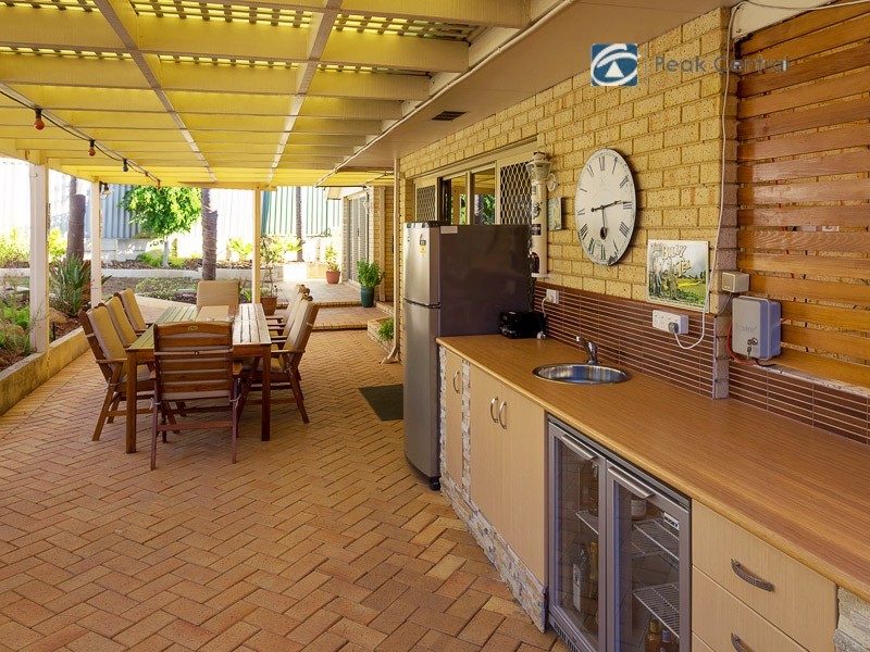 13 Gairdner Drive, Kardinya WA 6163