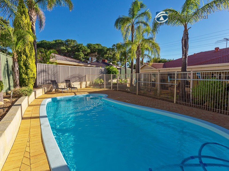 13 Gairdner Drive, Kardinya WA 6163