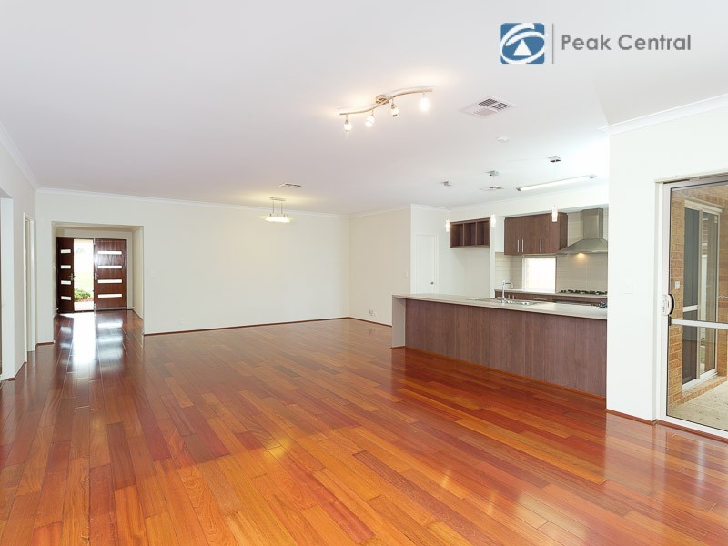 6 Danaine Street, Success WA 6164