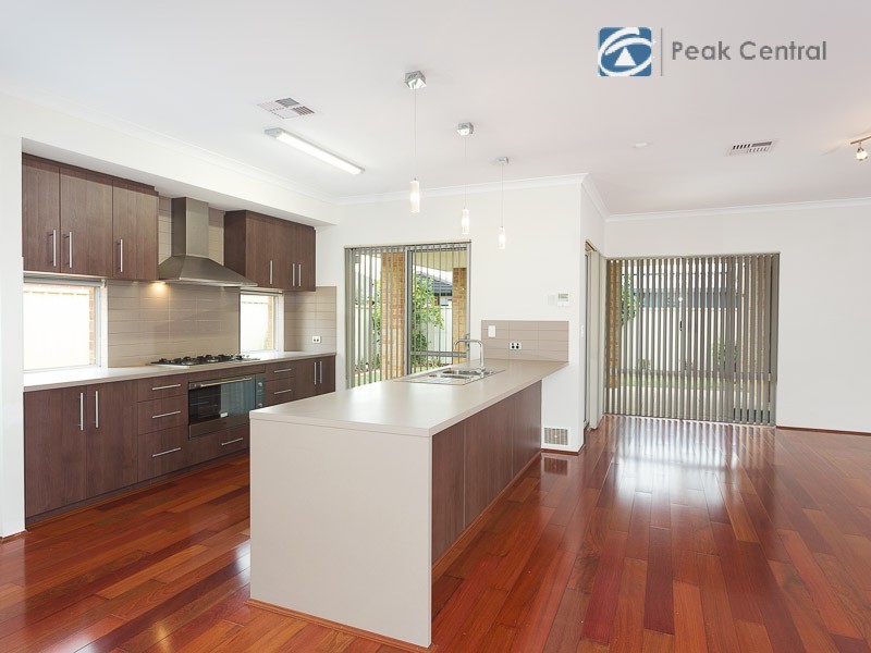 6 Danaine Street, Success WA 6164