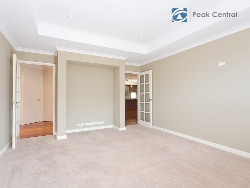 6 Danaine Street, Success WA 6164