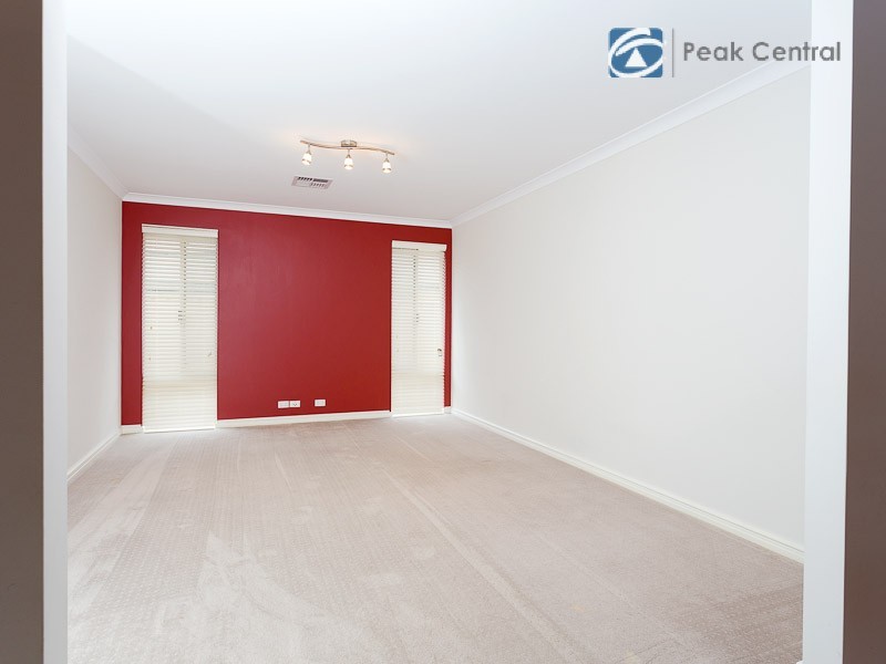 6 Danaine Street, Success WA 6164