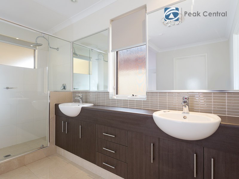 6 Danaine Street, Success WA 6164