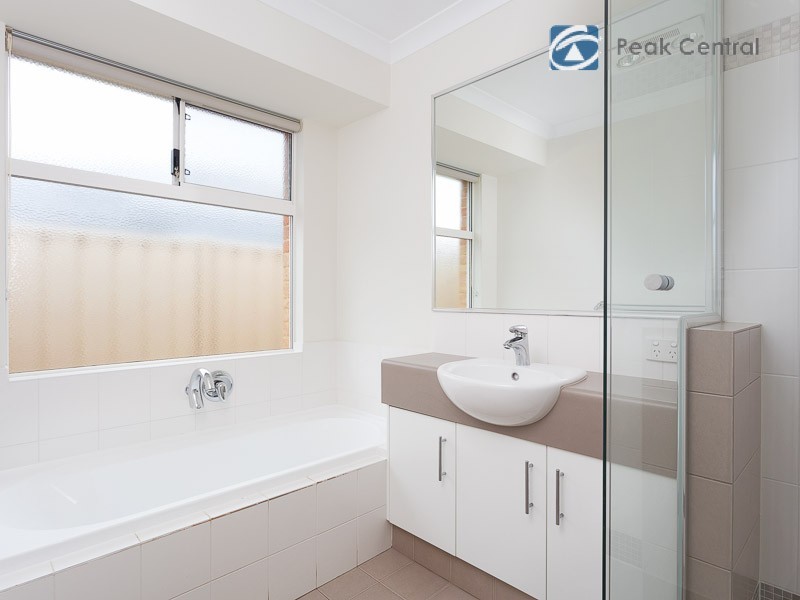 6 Danaine Street, Success WA 6164