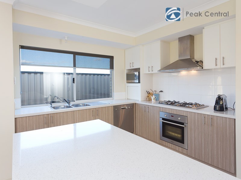 8 Balboa Loop, Aubin Grove WA 6164